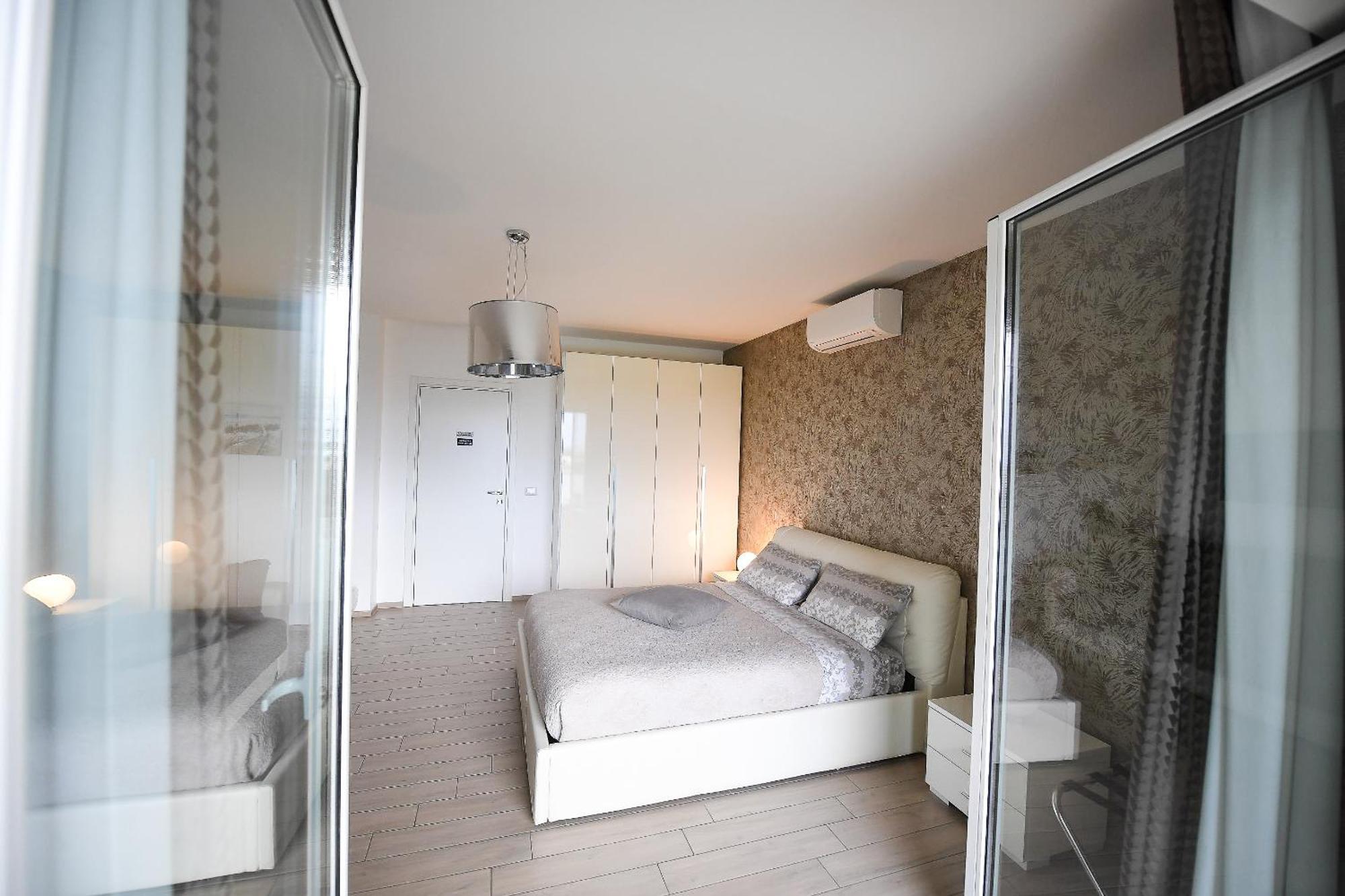 Hotel Karol Wojtyla Airport Bari Extérieur photo