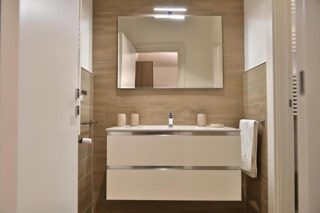 Hotel Karol Wojtyla Airport Bari Extérieur photo