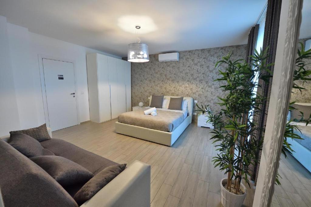 Hotel Karol Wojtyla Airport Bari Extérieur photo